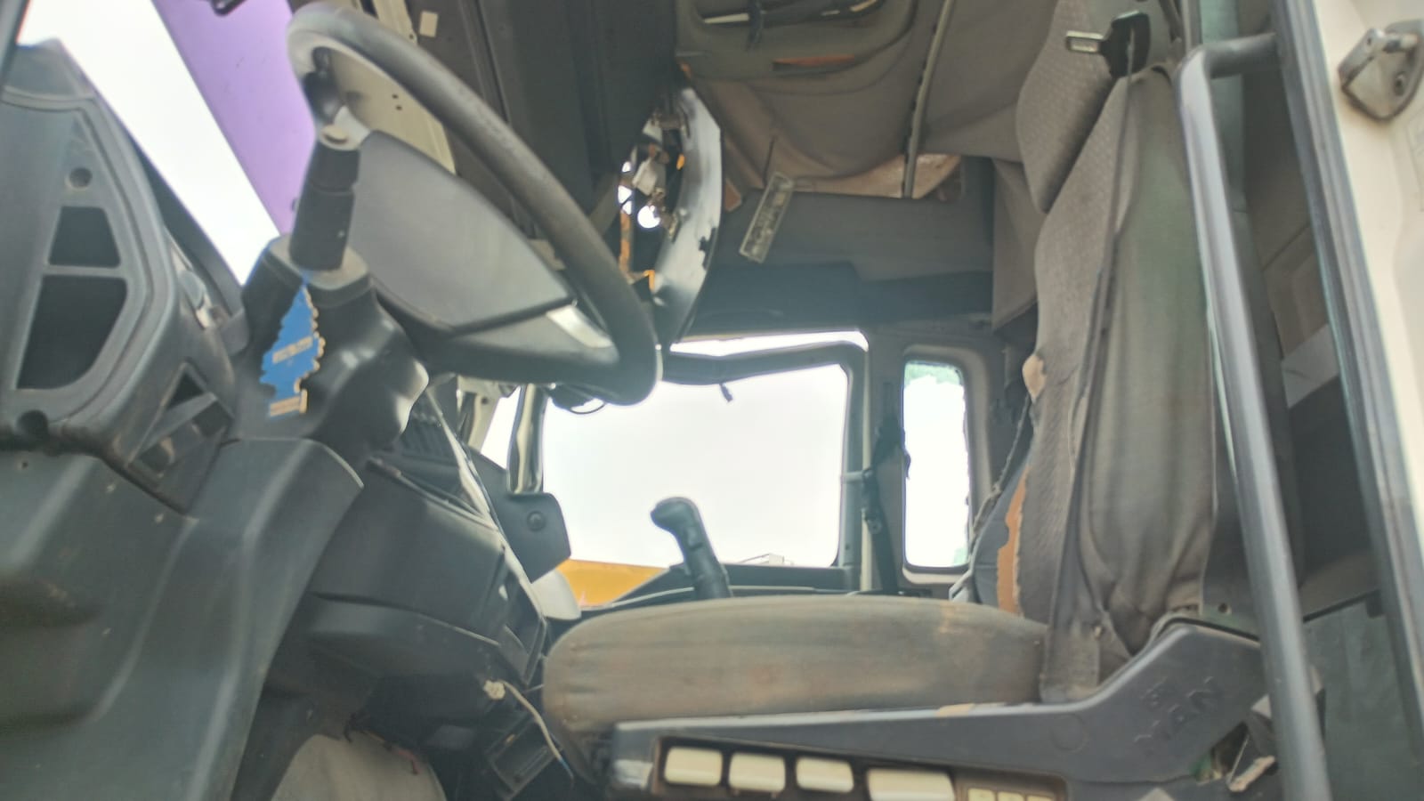 ESTANQUE ACUMULADOR DE AIRE MAN 26.430 BLS 2007  USADO  EN DESARME